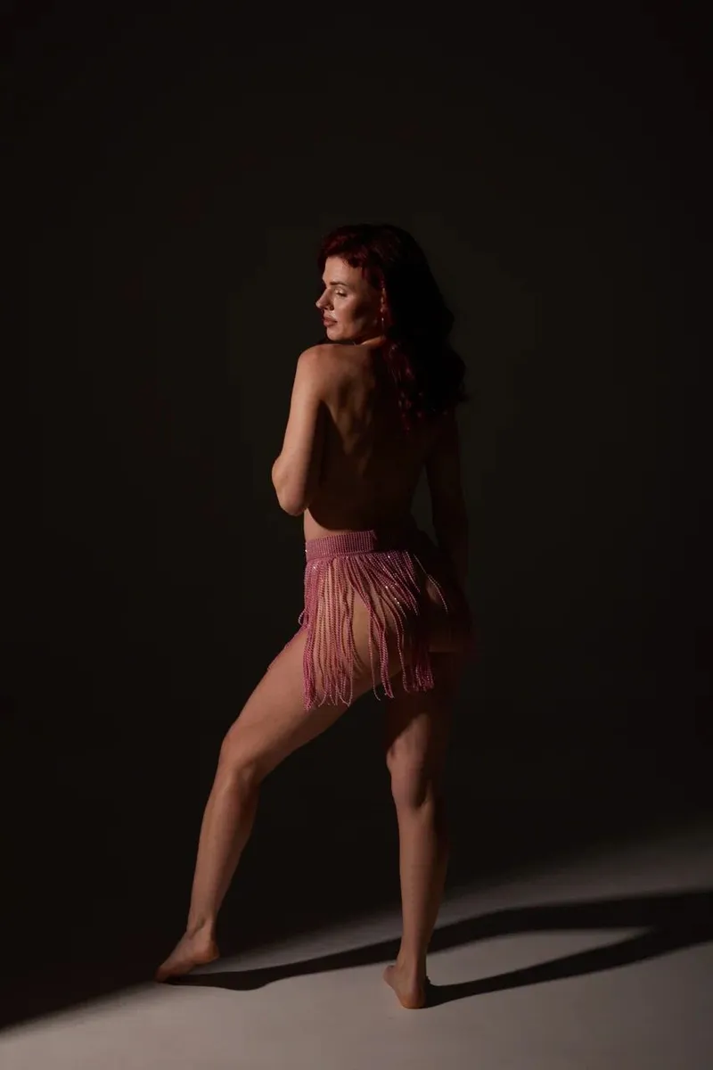 Nica escort in Paris