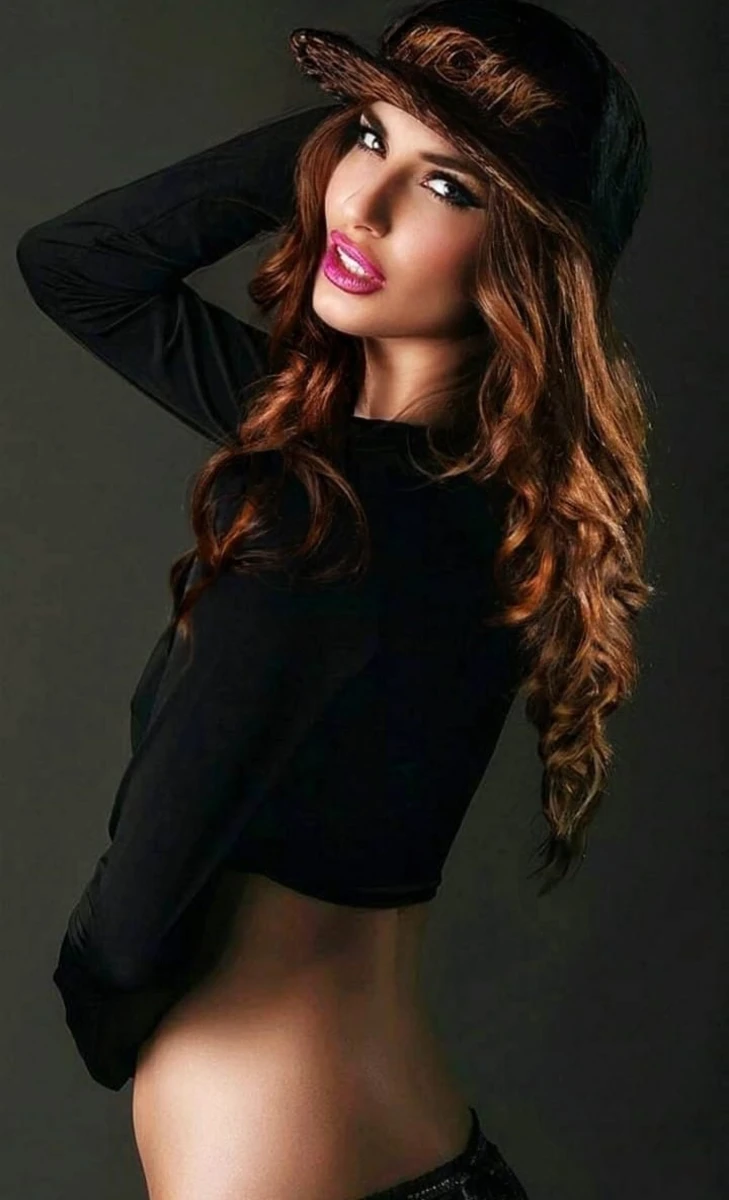 Ninnel escort in Paris