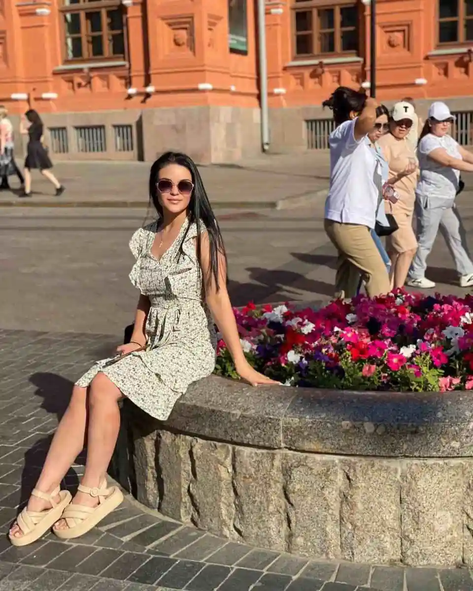 Sima escort in Paris