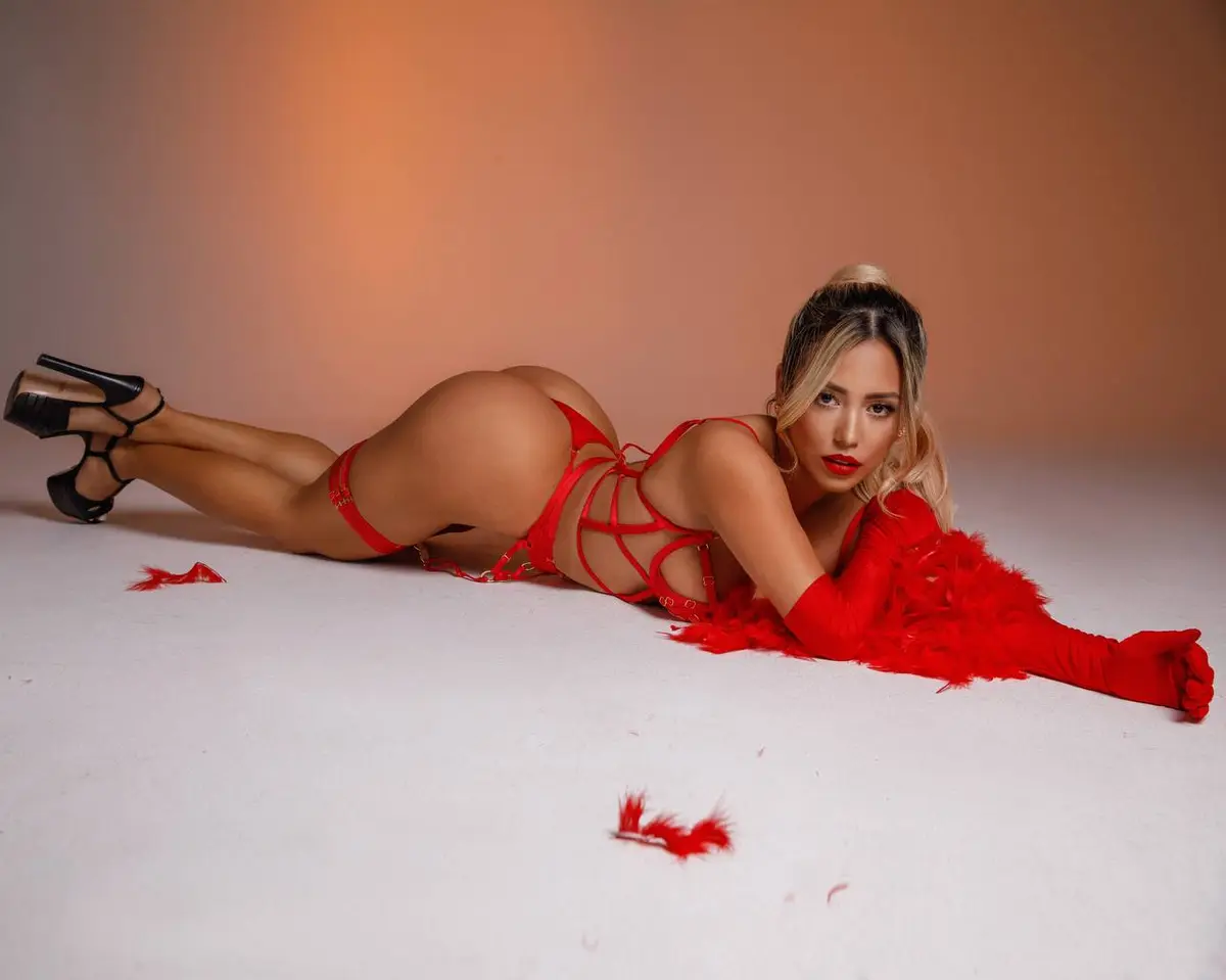 Stepphie escort in Paris