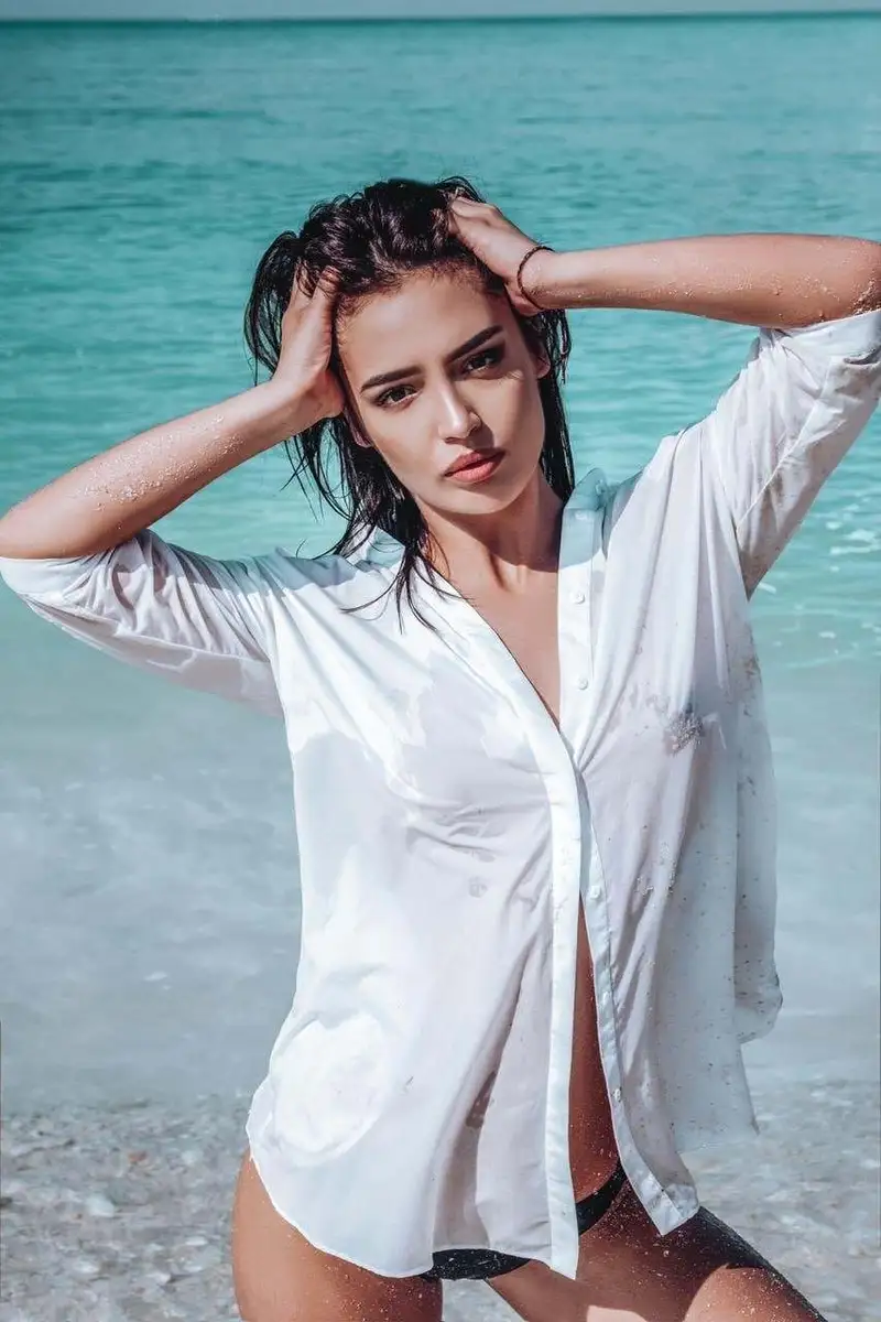 Uliana escort in Paris