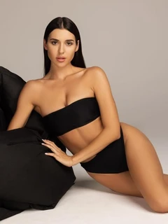 Victoria escort in Paris