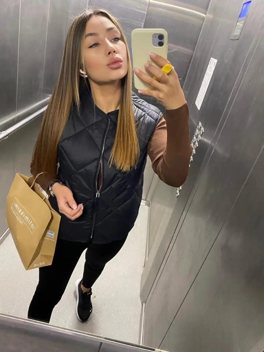 Vika escort in Paris