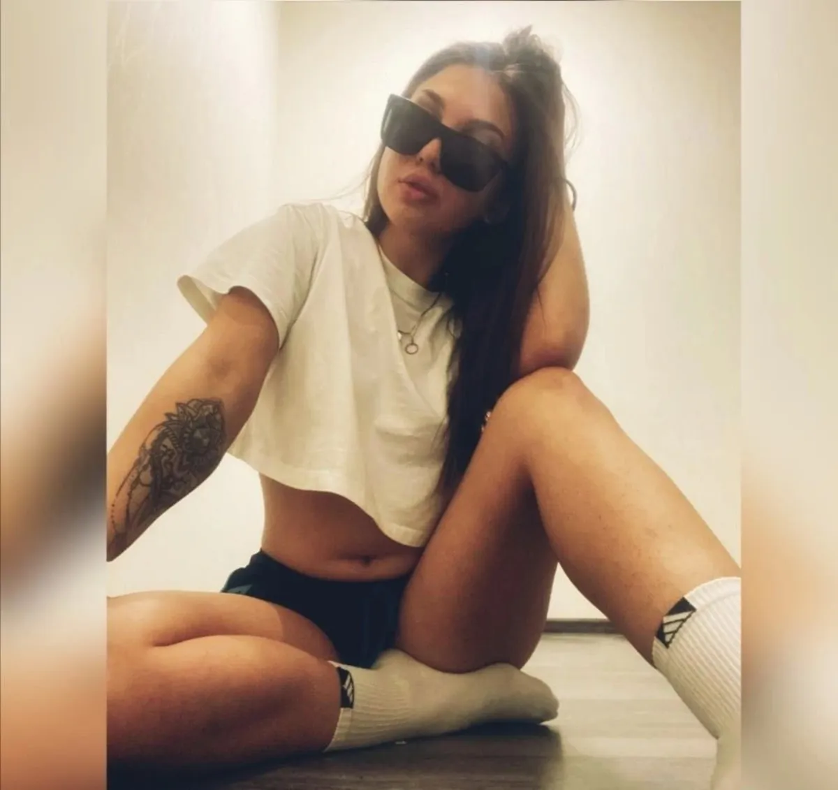 Violetta escort in Paris