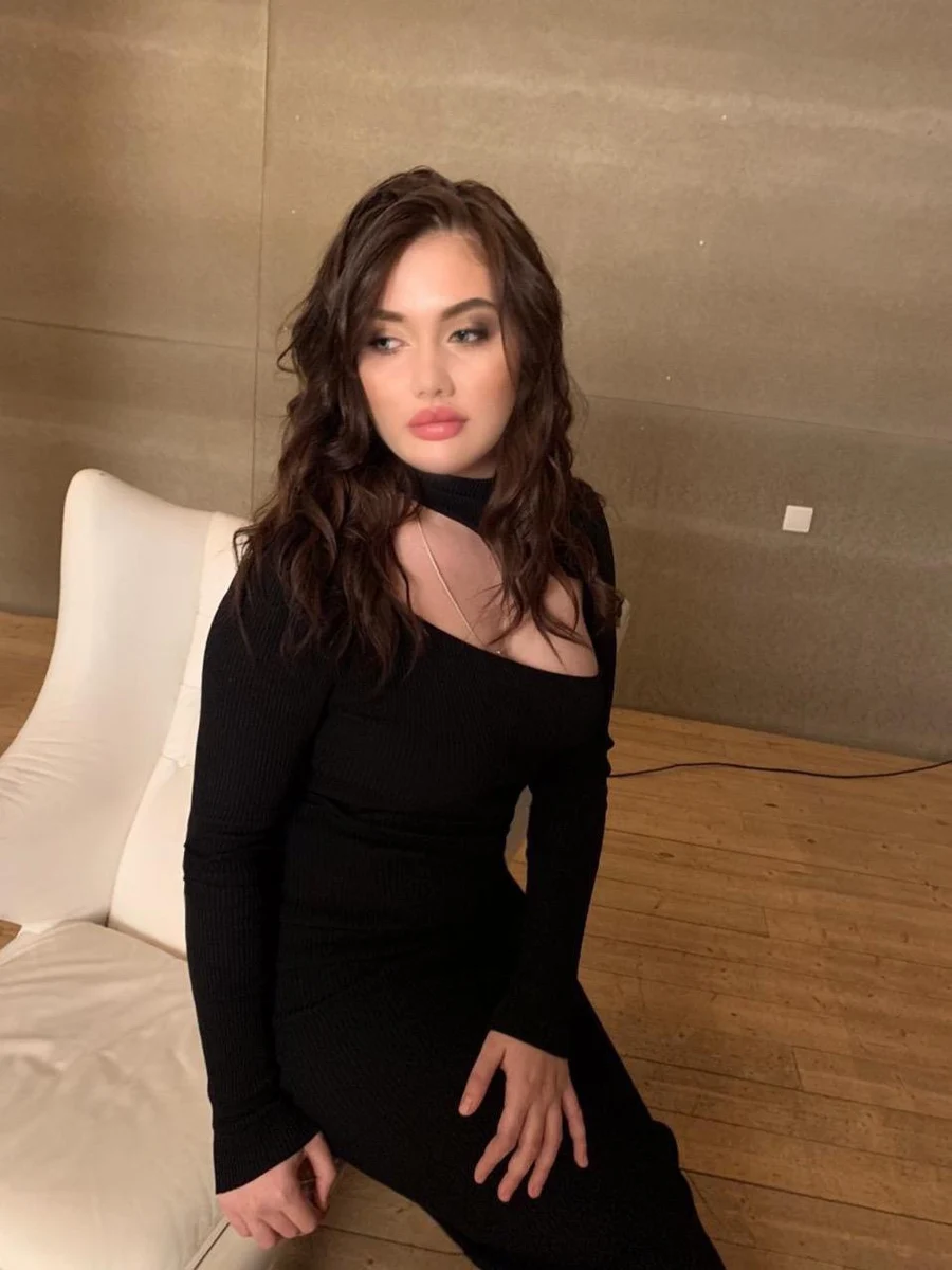 Vlada escort in Paris