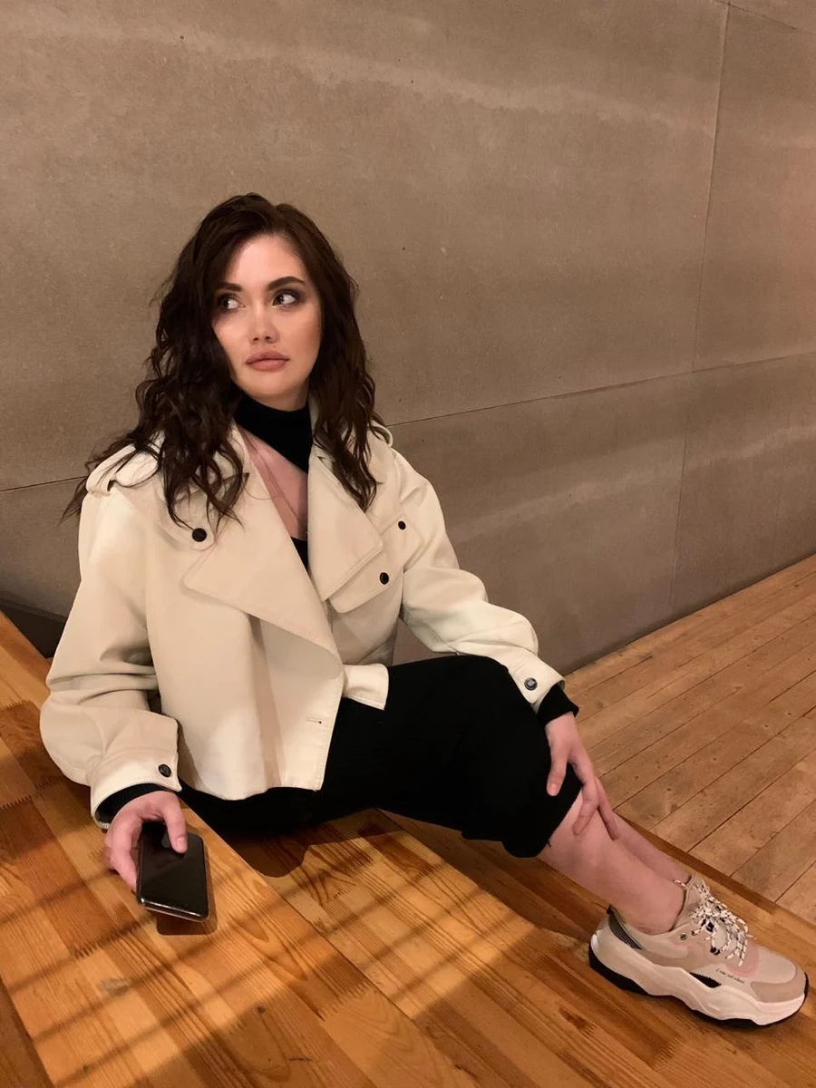Vlada escort in Paris